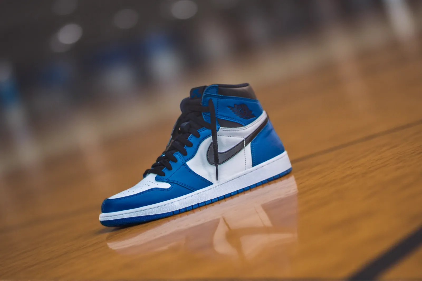 Sneaker vor und nach der Bearbeitung